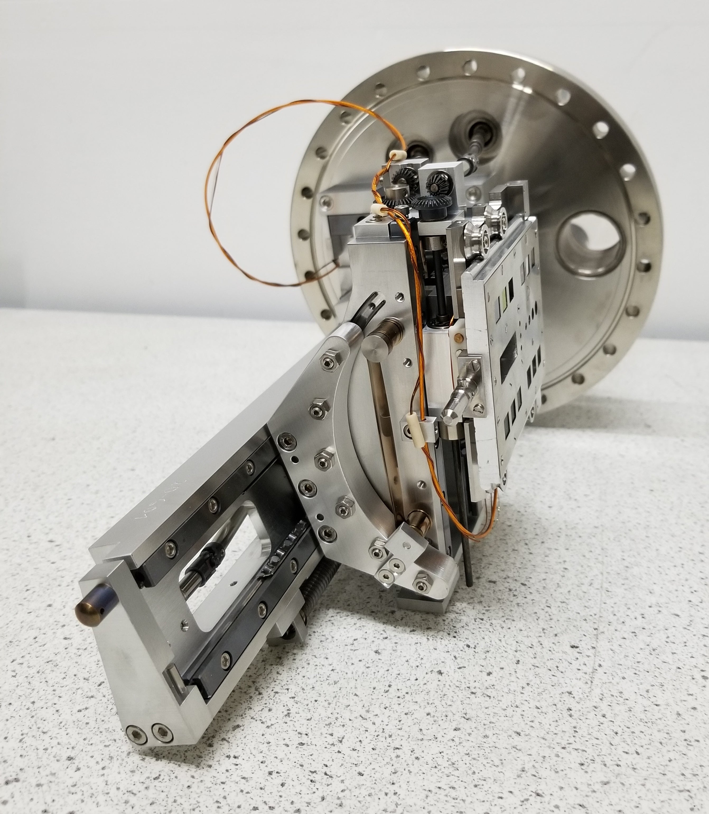 Used Raith ESCOSY HIGH VACUUM MANIPULATOR