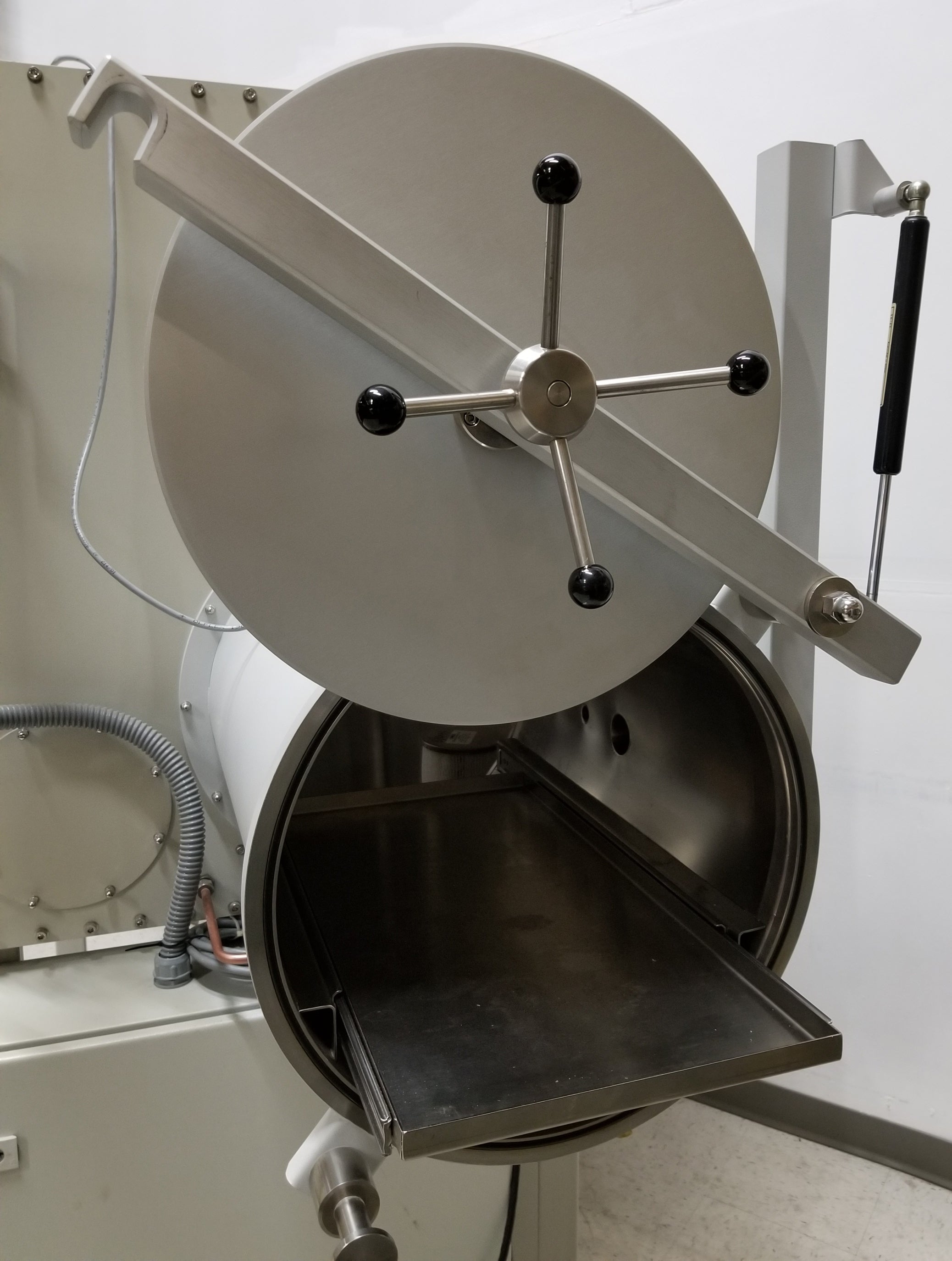 Used M Braun Lab master Glove Box