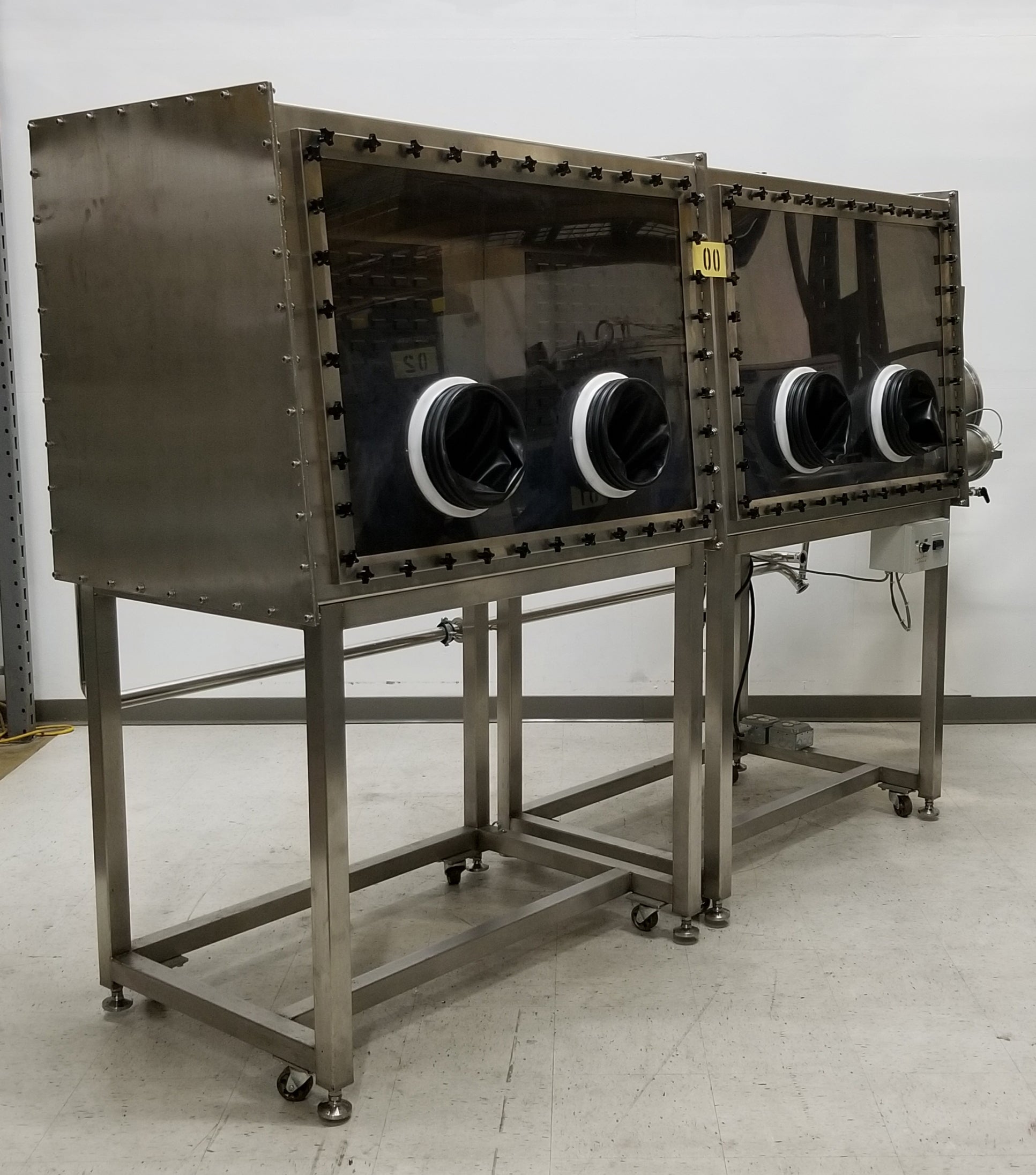 Used LC Technology Solutions LC-200 4 Port Glove Box