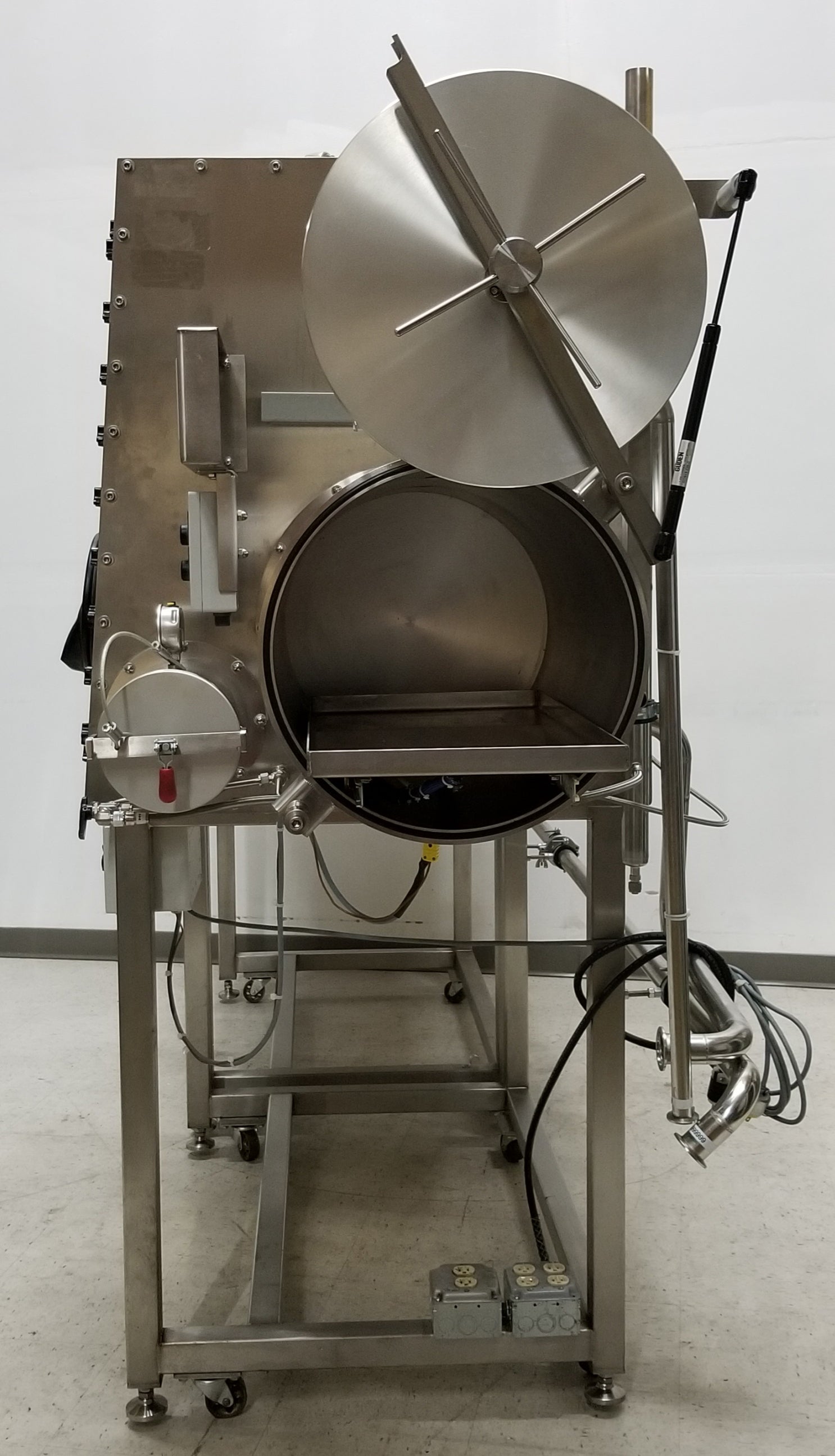 Used LC Technology Solutions LC-200 4 Port Glove Box