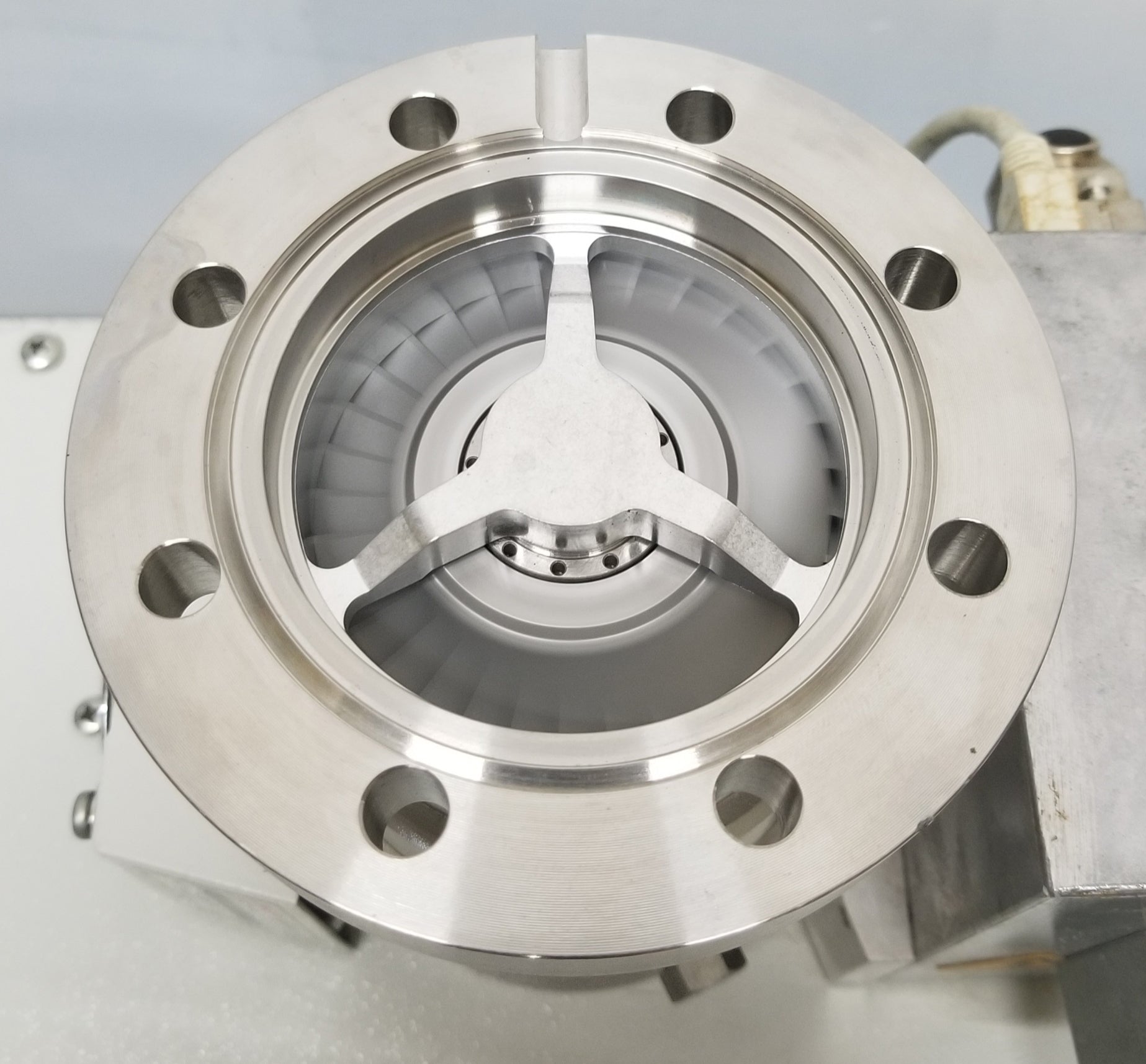 Used Pfeiffer Vacuum TSU 071E Turbopump Vacuum Station