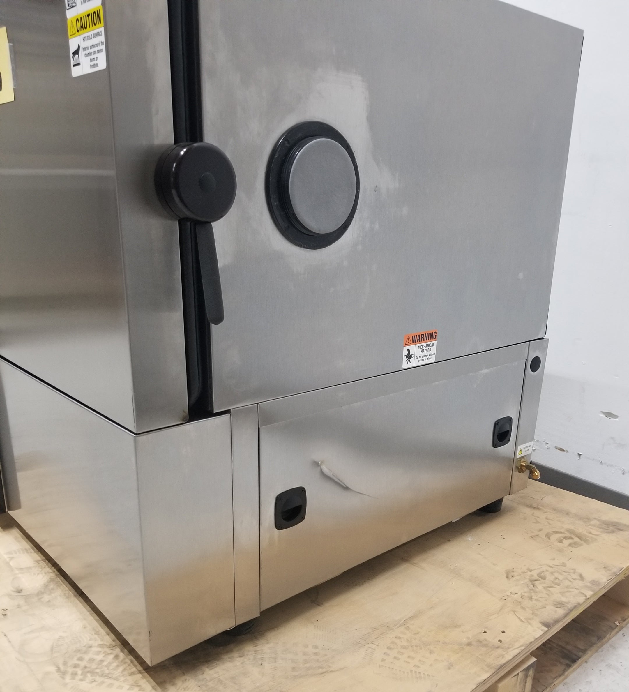 Used Espec BTZ-133 Benchtop Temperature Chamber -70° to +180°C
