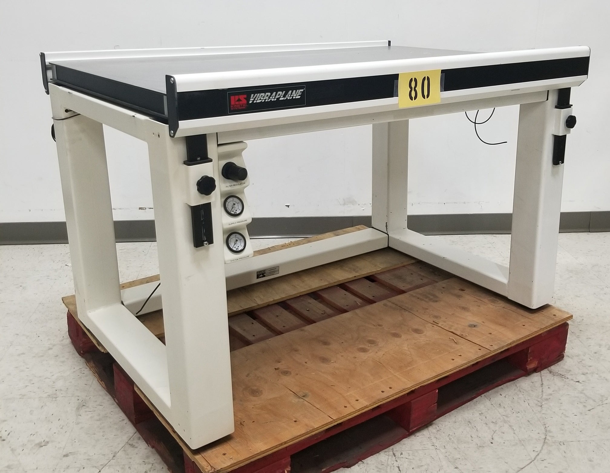 Used Kinetic Systems 9101-02-22 Vibration Isolation Table