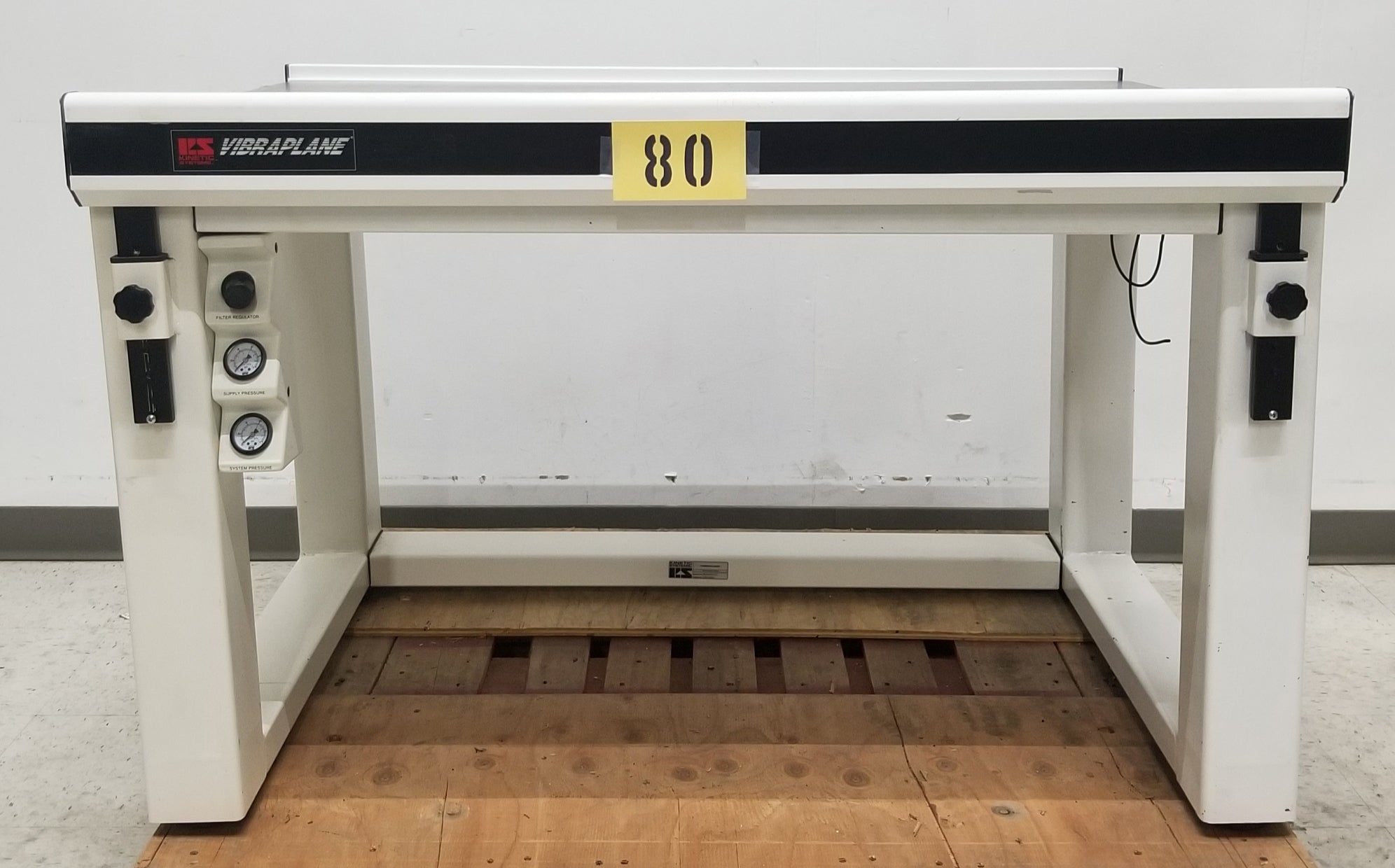 Used Kinetic Systems 9101-02-22 Vibration Isolation Table