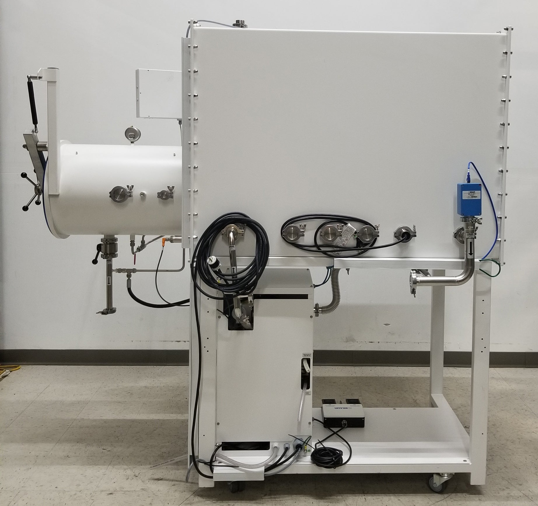 Used M Braun Labstar Pro Anaerobic Glove Box with Oxygen Analyzer