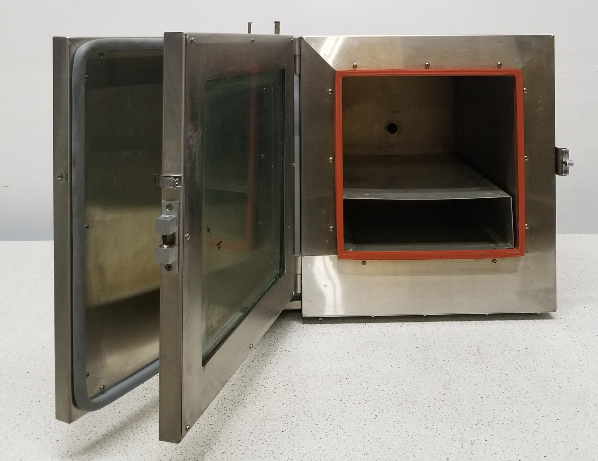 Used VWR 1430MS Microprocessor Controlled Vacuum Oven