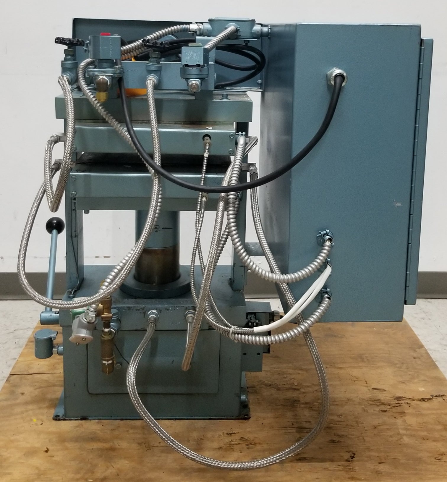 Used PHI PW220C4-X1 20 Ton Manual Heated Platen Press