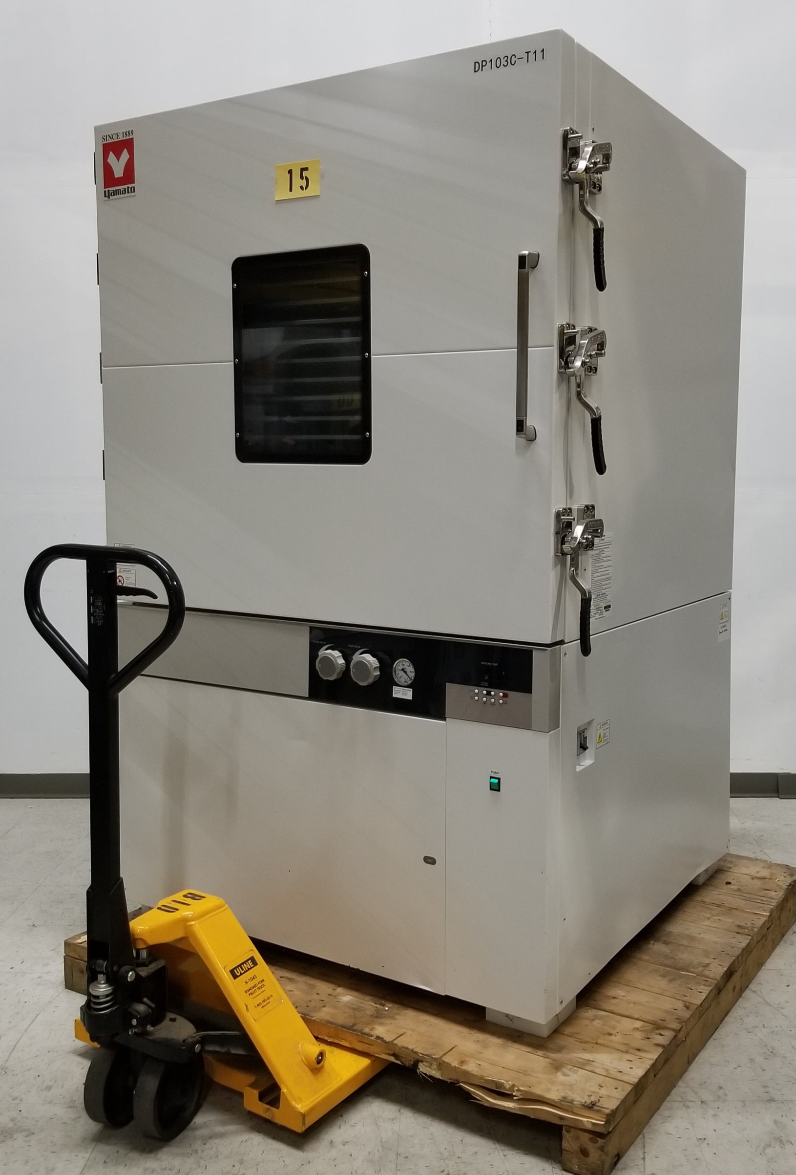 Used Yamato DP-103C Large Vacuum Oven, 1000L 39" x 39" x 39"
