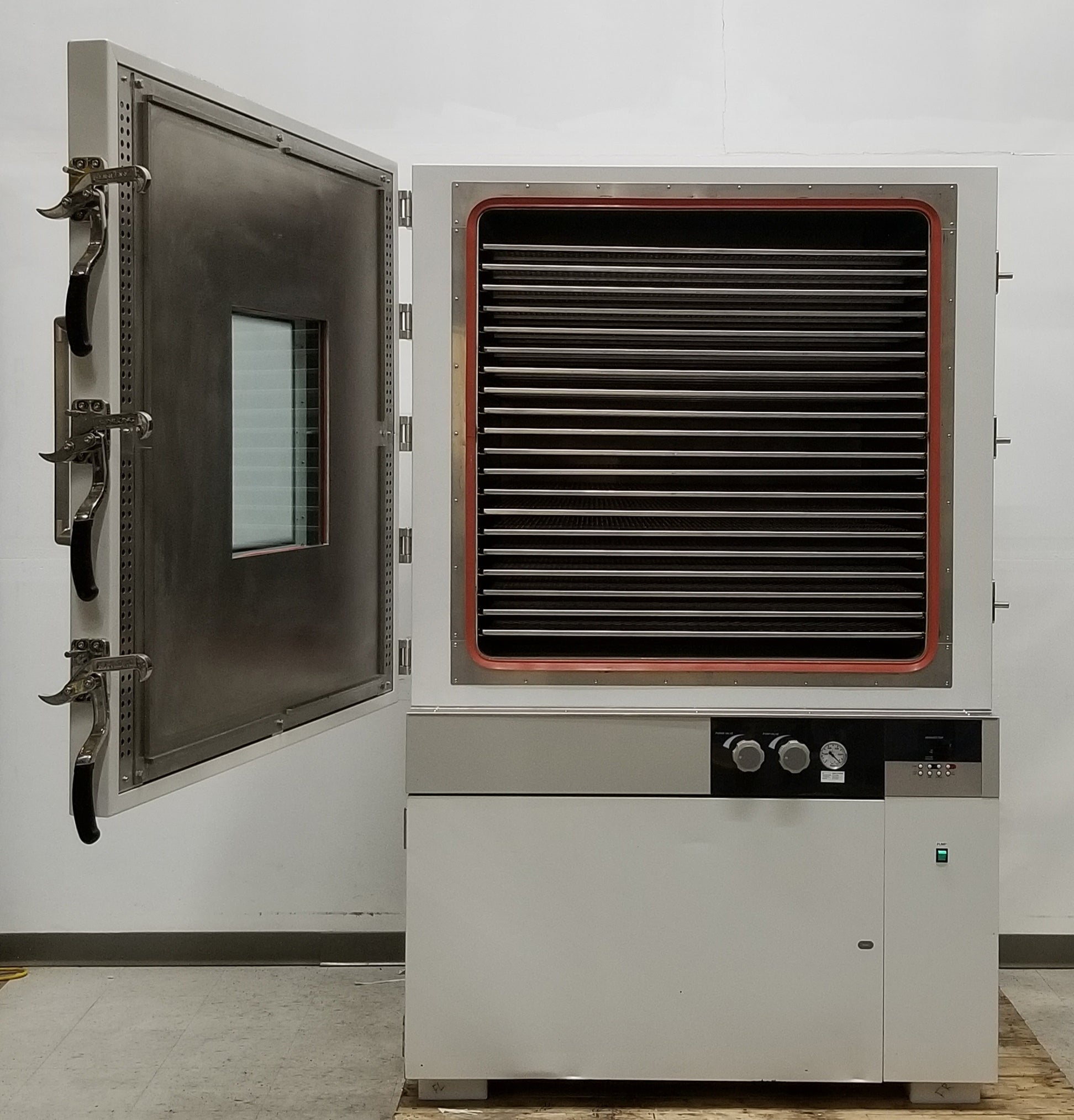 Used Yamato DP-103C Large Vacuum Oven, 1000L 39" x 39" x 39"