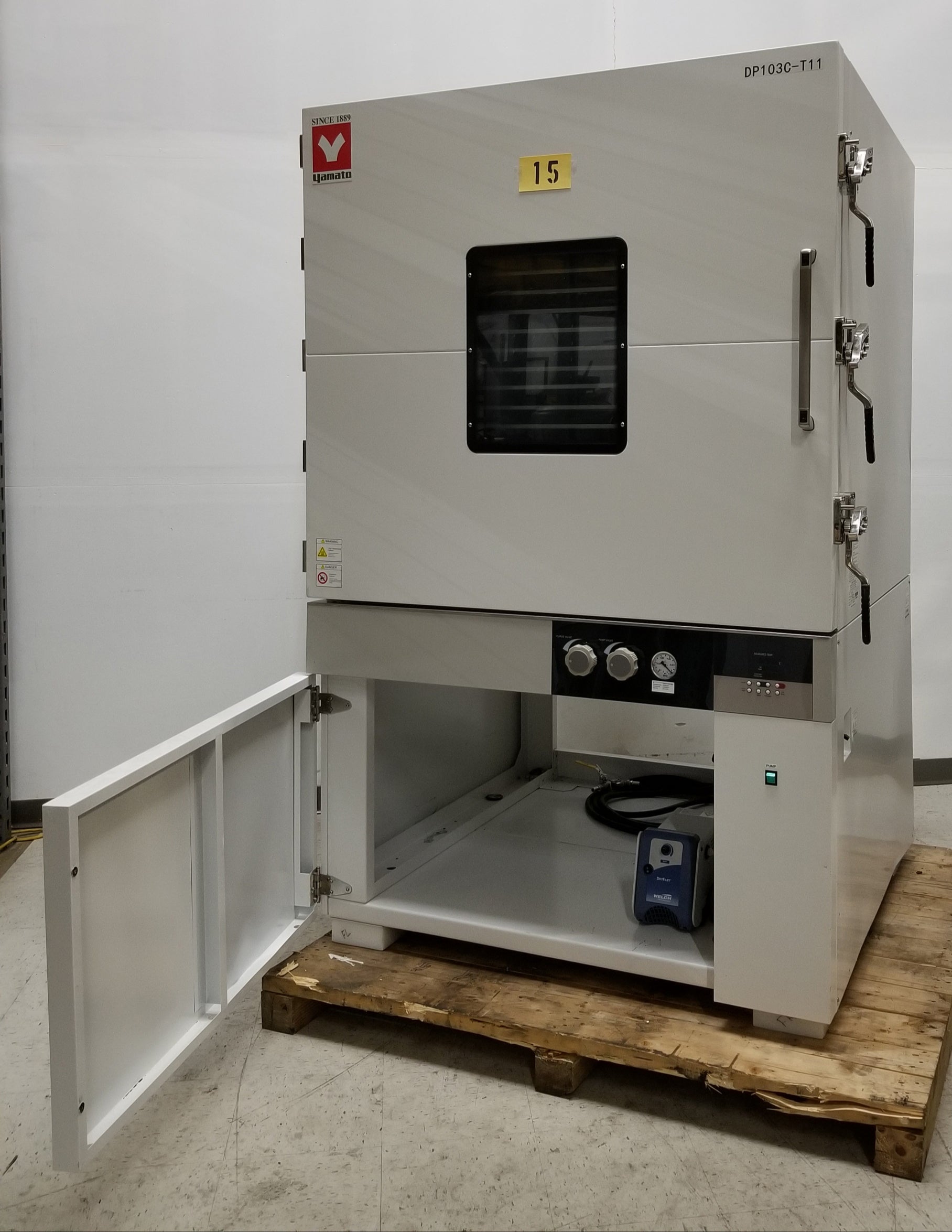 Used Yamato DP-103C Large Vacuum Oven, 1000L 39" x 39" x 39"