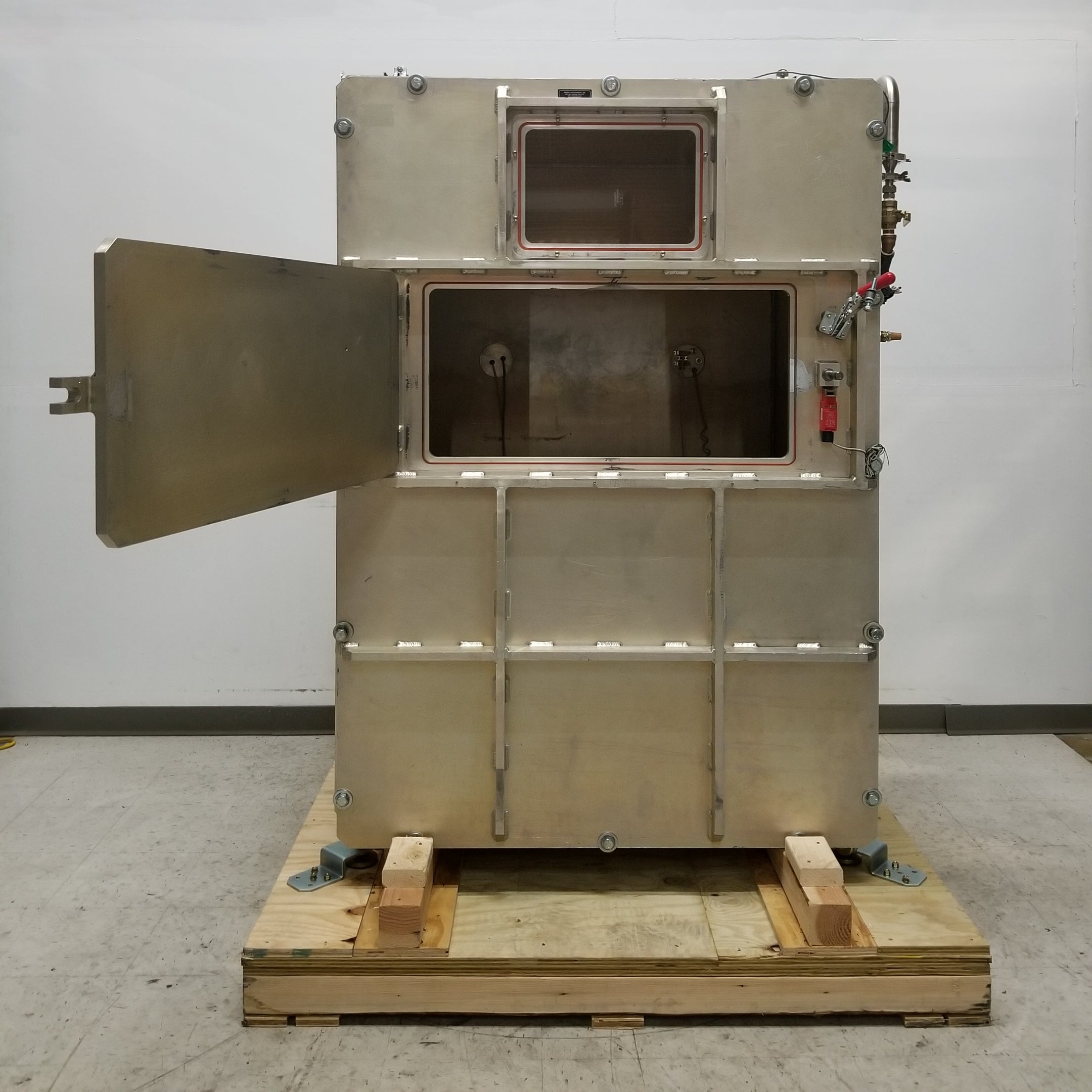 Used Abbess Instruments High Capacity Vacuum Chamber I.D. 43"W x 32"D x 63"H