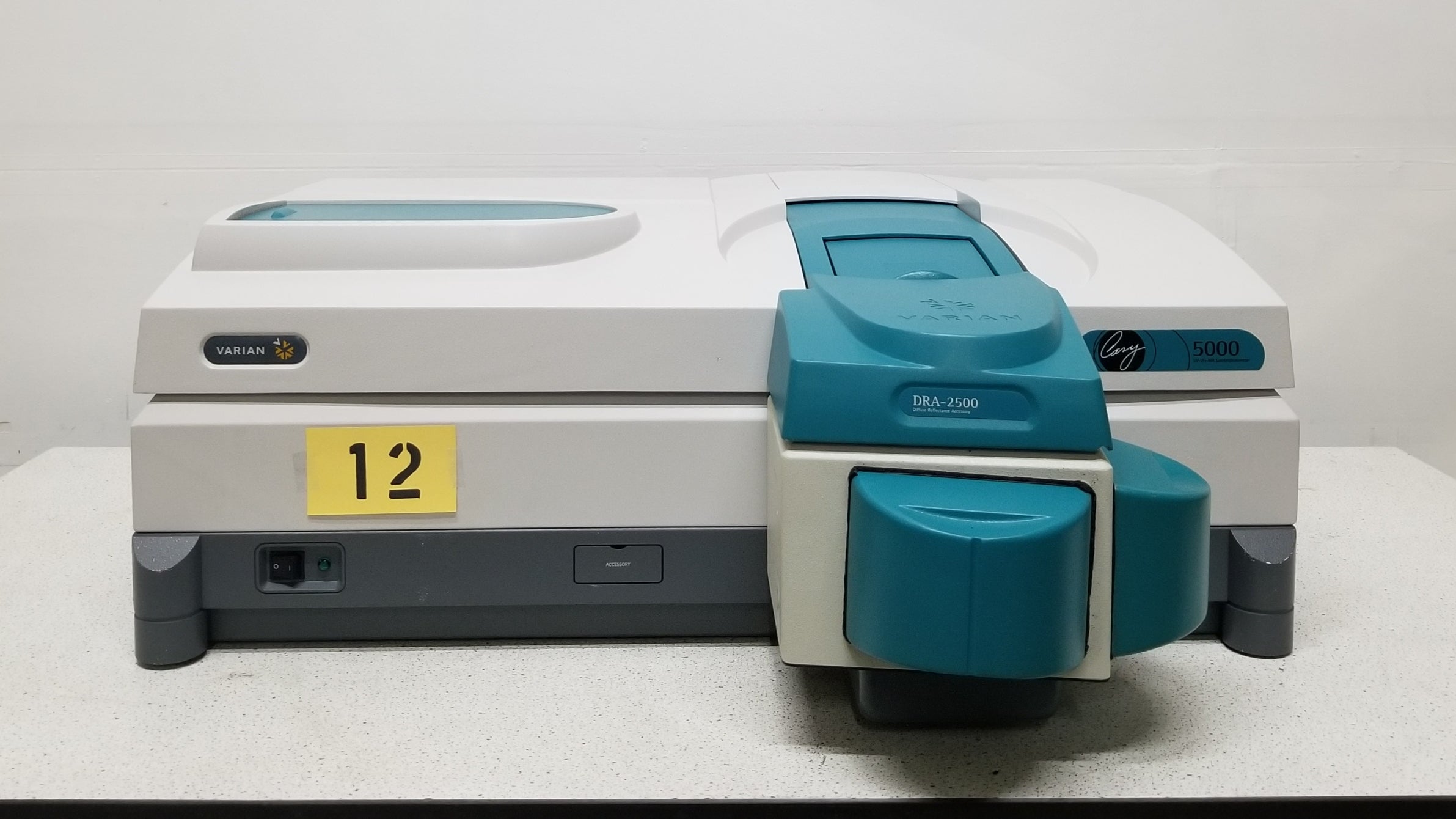 Used Varian CARY 5000 High Performance UV-VIS-NIR Spectrophotometer with DRA-2500 Diffuse Reflectance Accessory