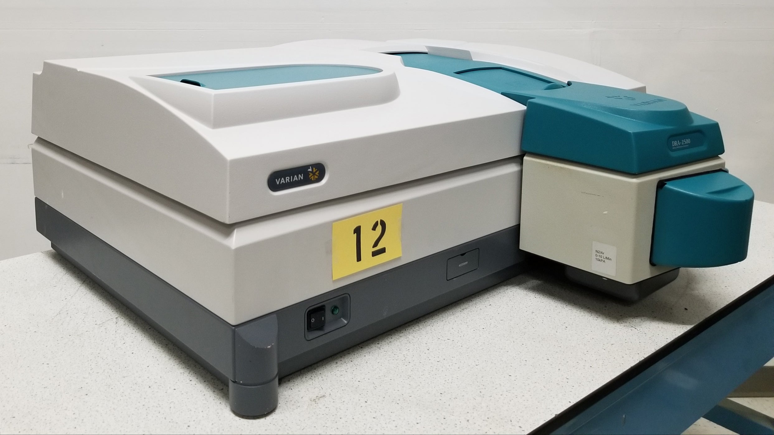 Used Varian CARY 5000 High Performance UV-VIS-NIR Spectrophotometer with DRA-2500 Diffuse Reflectance Accessory