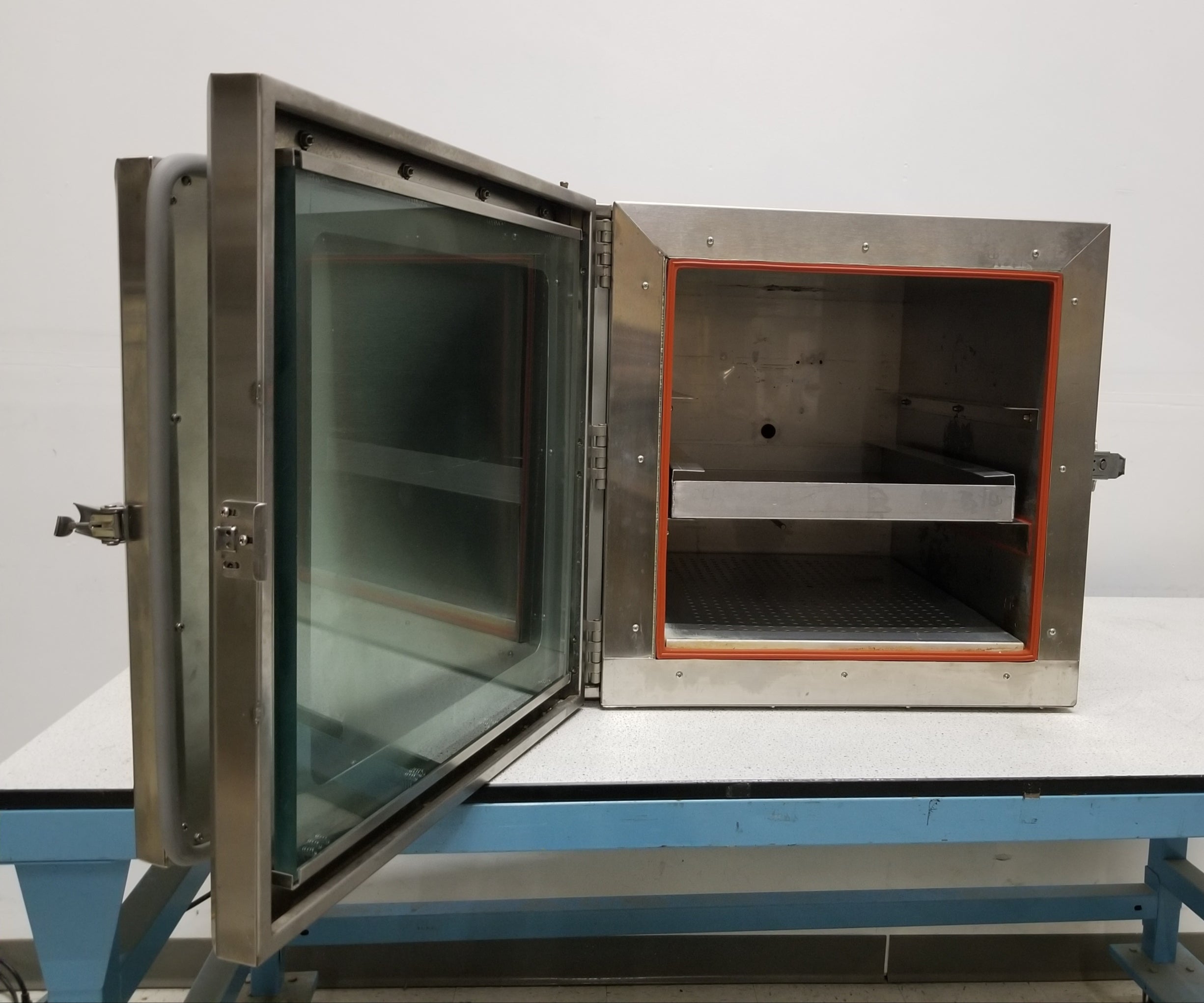 Used VWR SCIENTIFIC 1450M Vacuum Oven