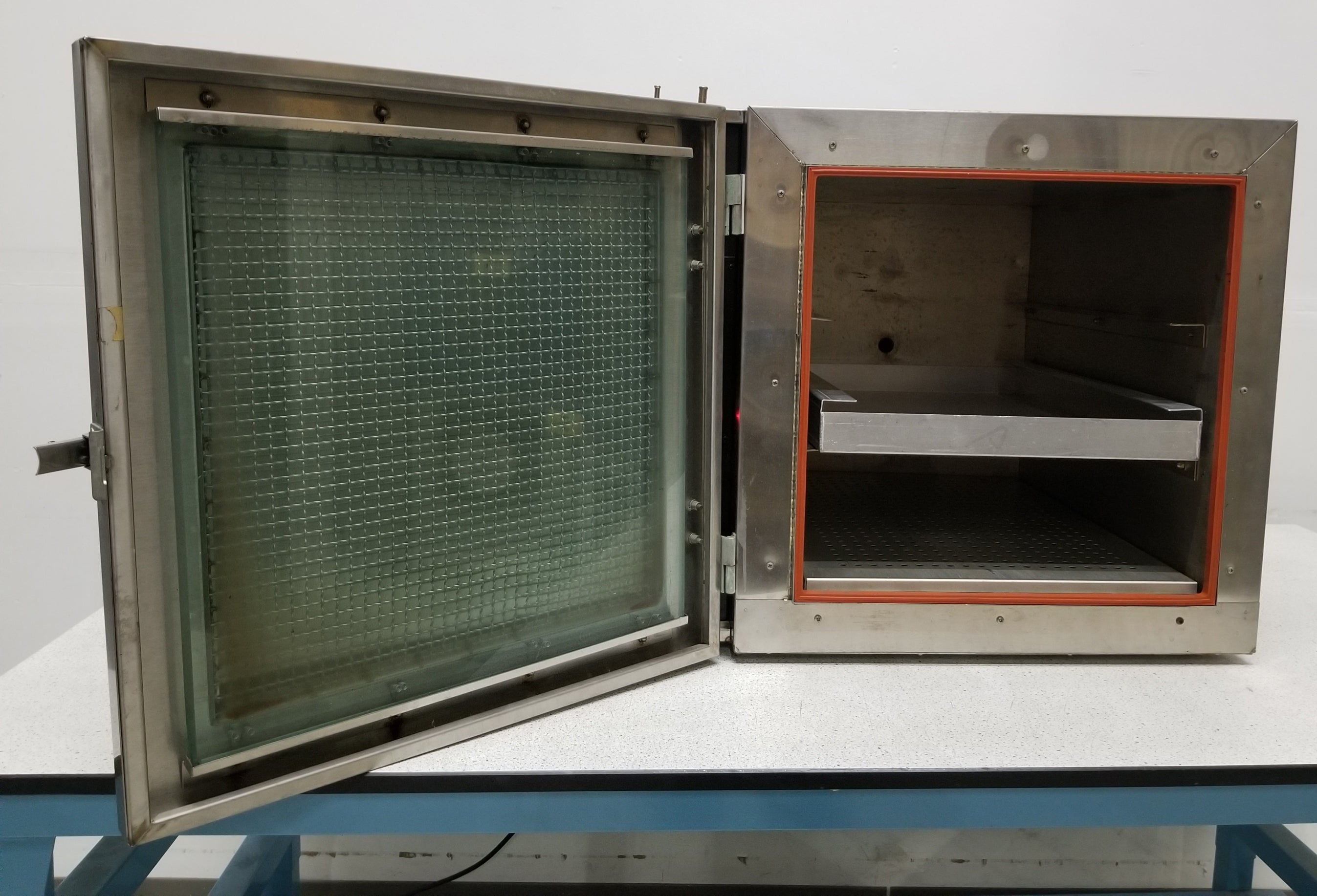 Used VWR SCIENTIFIC 1450DS Vacuum Oven