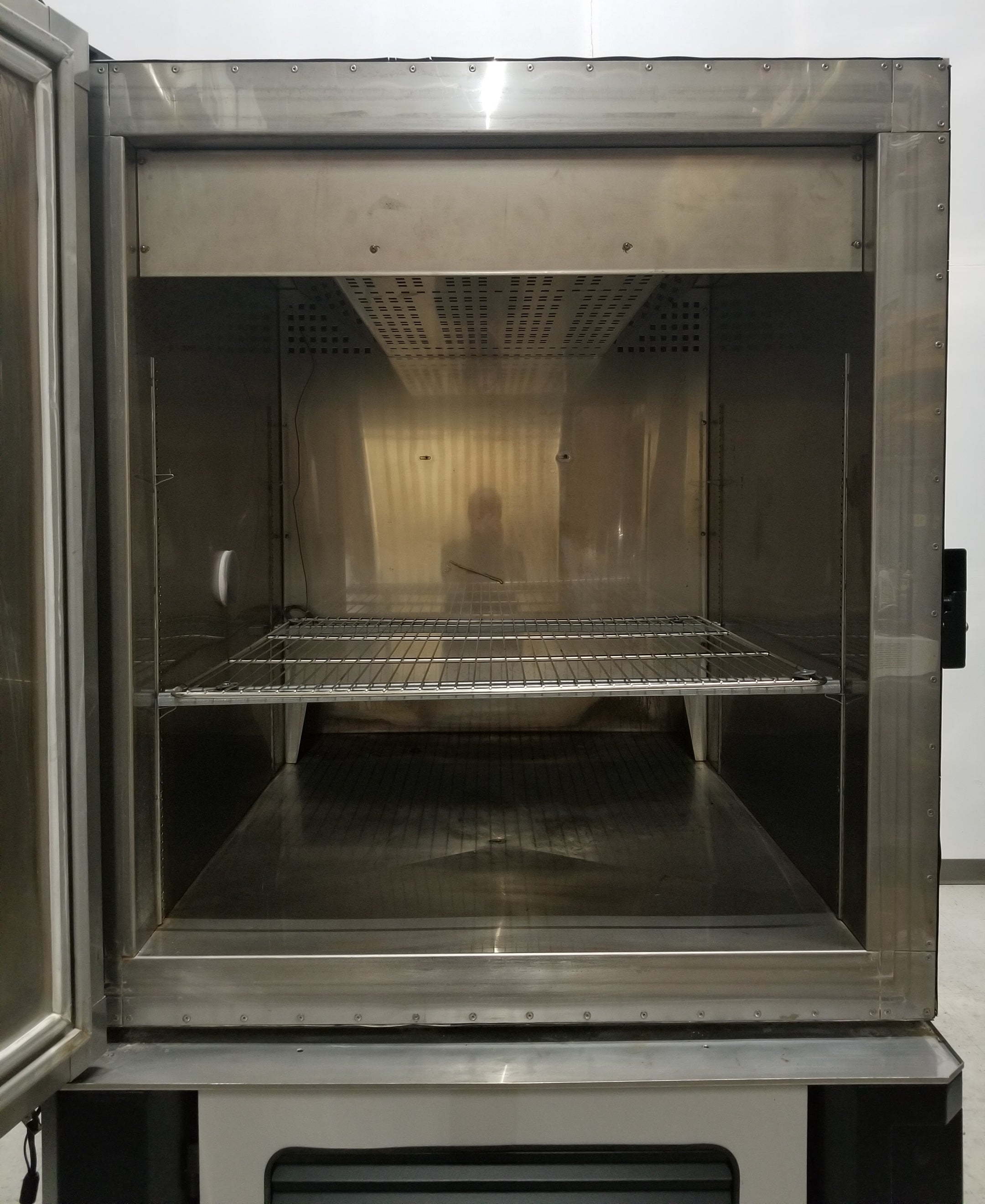 Used Thermotron SE-1000-3-3 Temperature &amp; Humidity Chamber