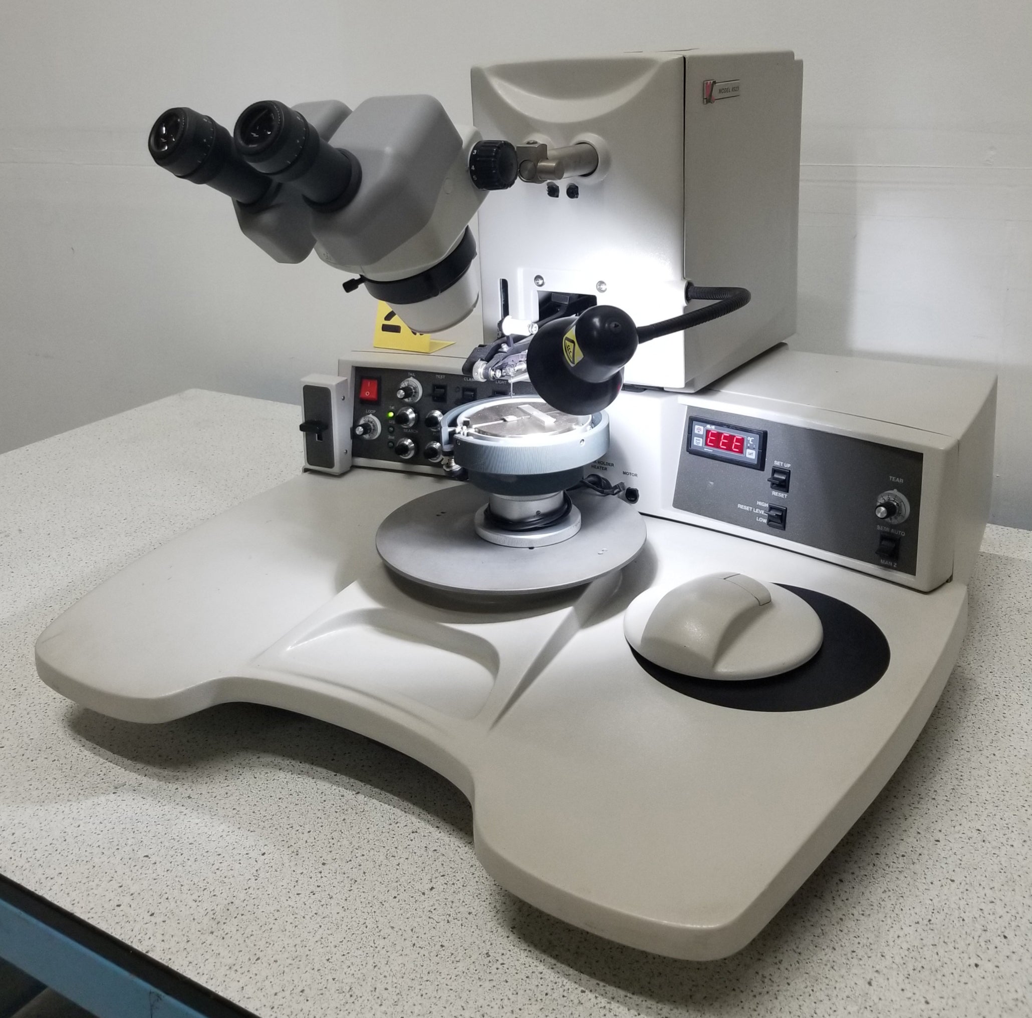 Used K&S 4523 Manual Deep Access Wedge Wire Bonder