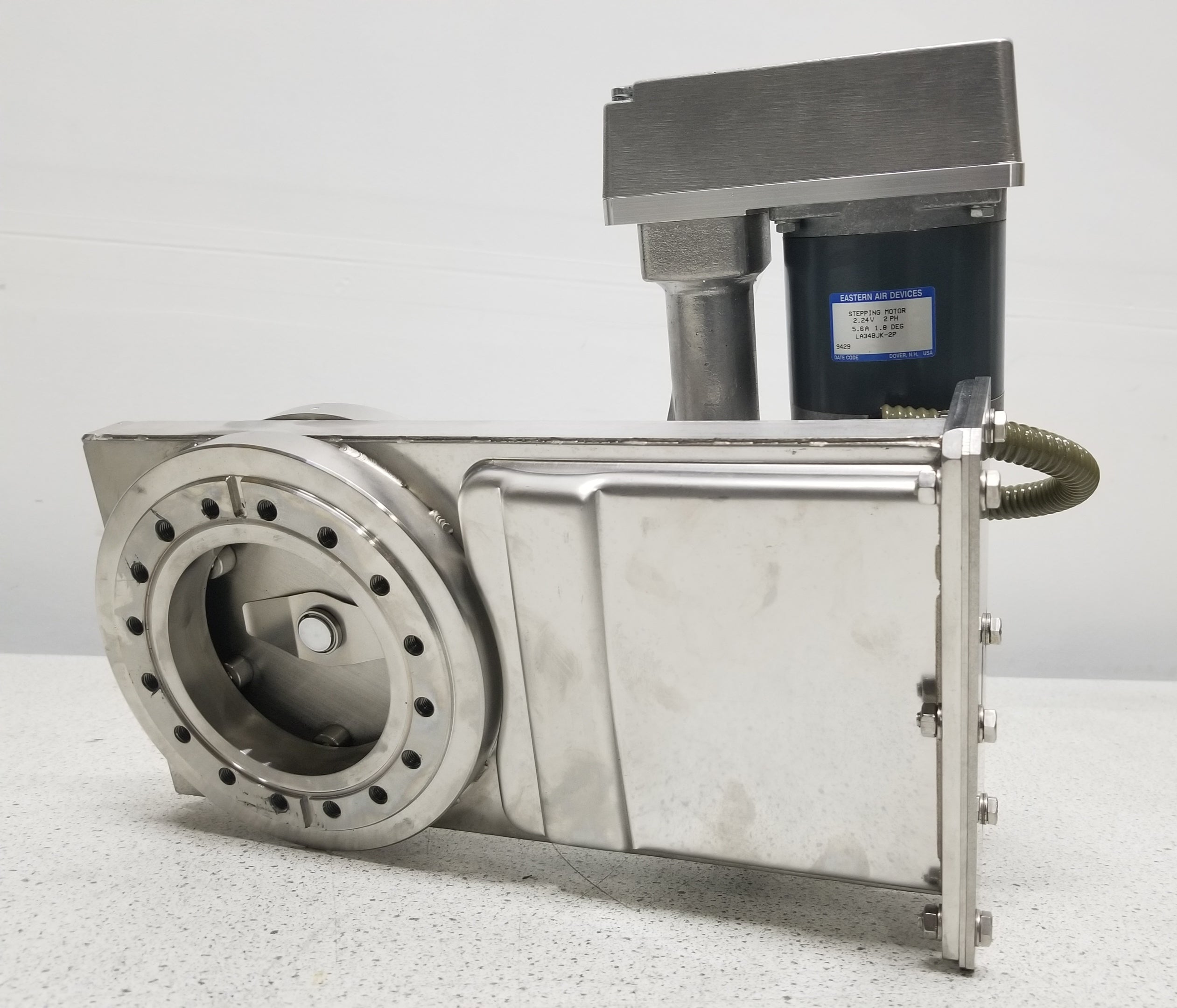Used VAT PM5 Adaptive Pressure Controller with VAT F64-76996-01 Pressure Controlling Gate Valve