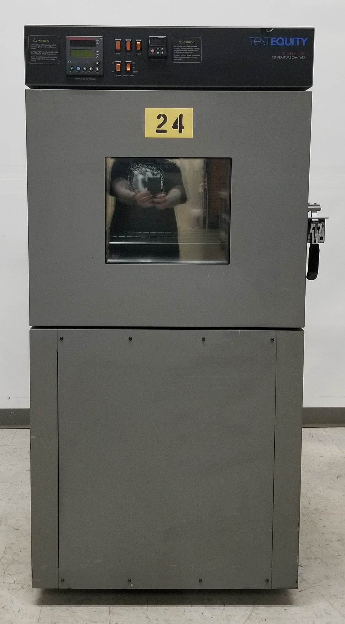 TestEquity 140 Environmental Temperature Chamber