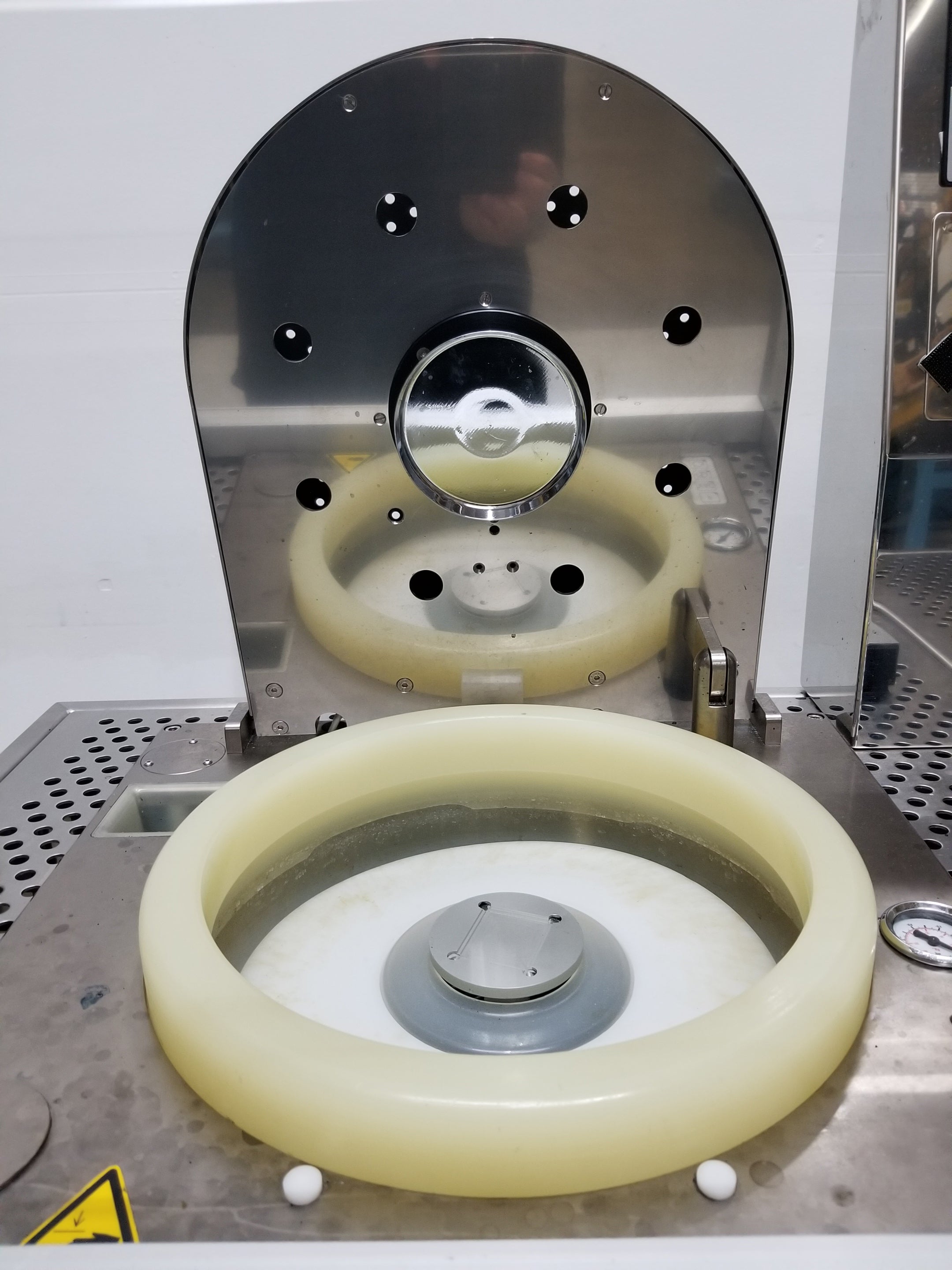 Used Suss Microtec Delta 80T Photoresist Spinner