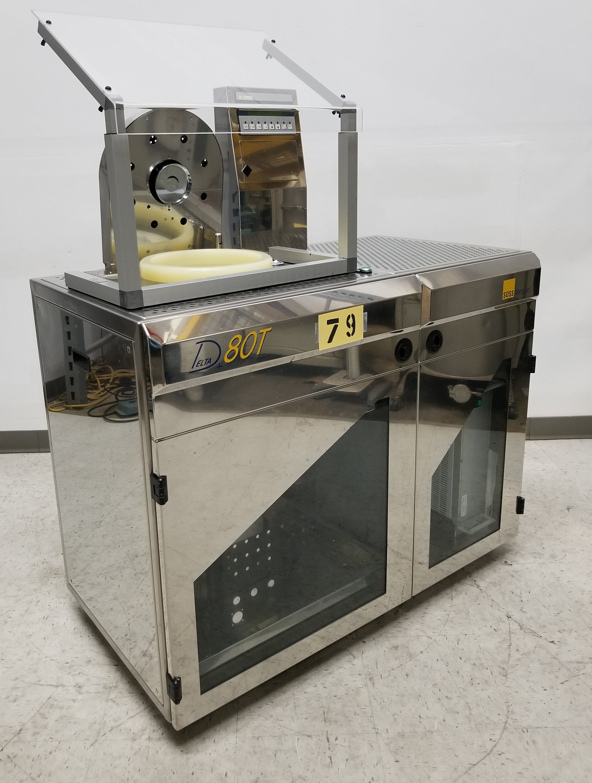 Used Suss Microtec Delta 80T Photoresist Spinner