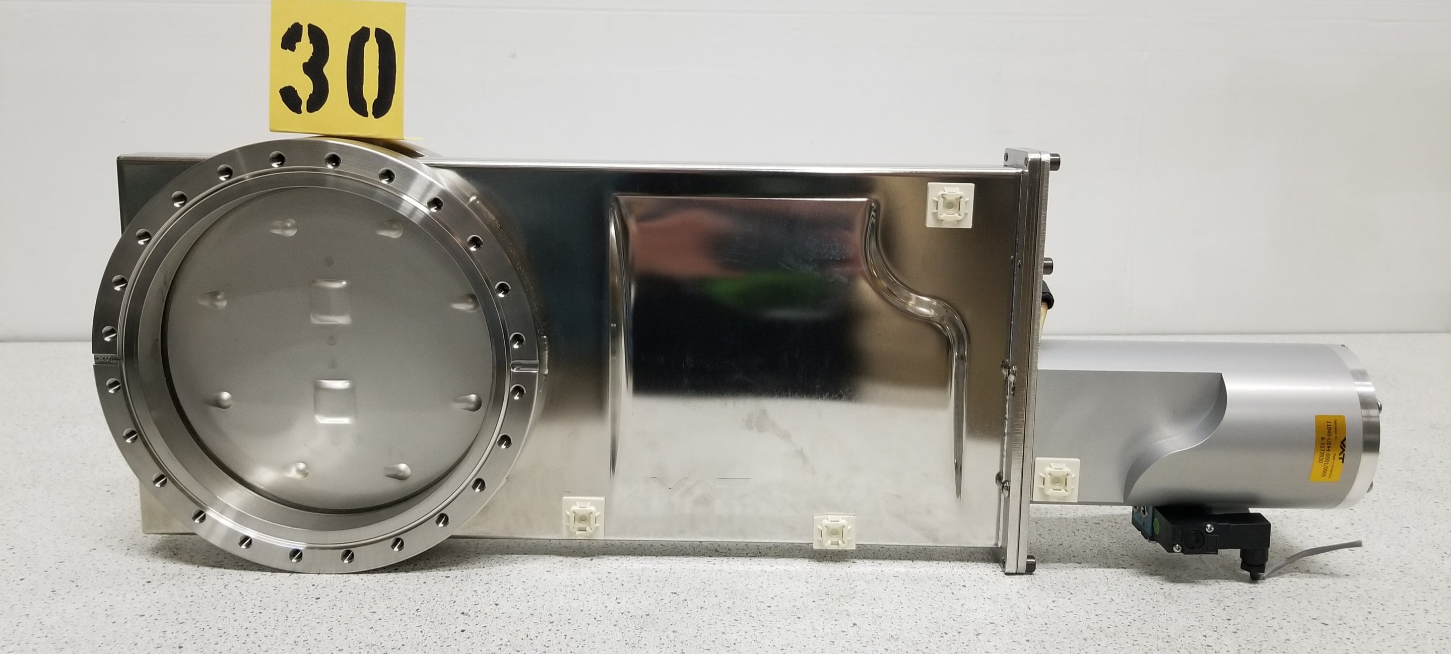 Used Vat 11046-UE44-0001/005 Stainless 200MM Conflat Gate Valve