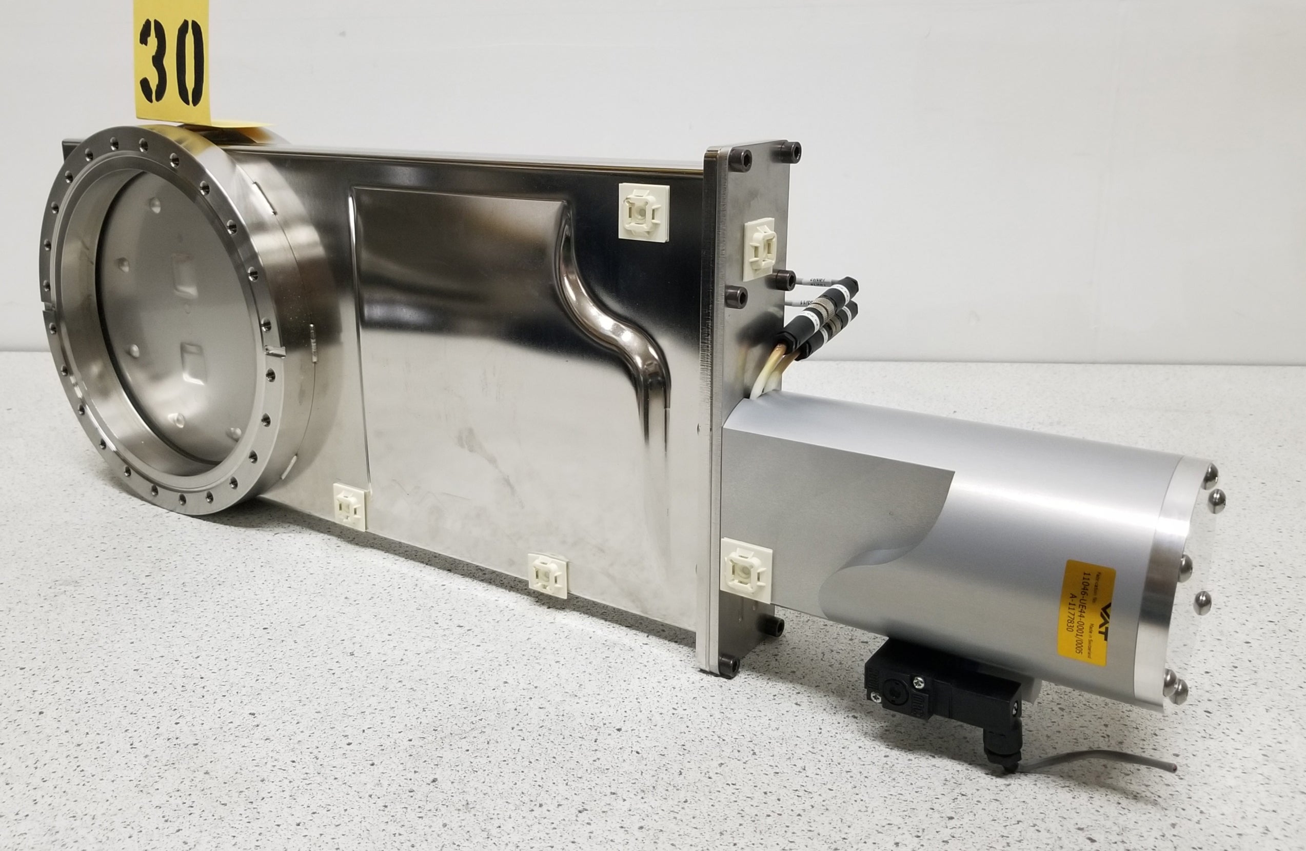 Used Vat 11046-UE44-0001/005 Stainless 200MM Conflat Gate Valve