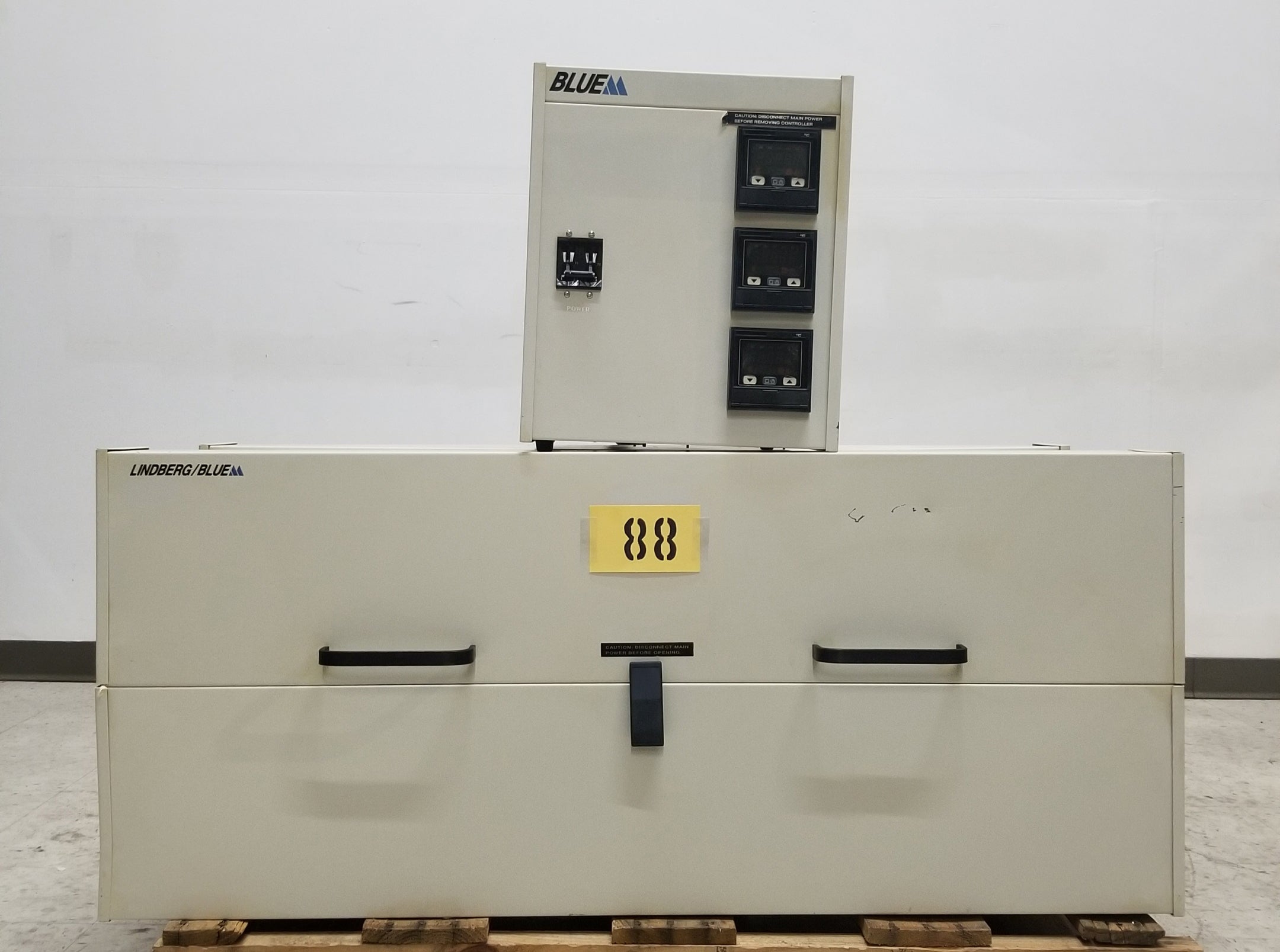 LINDBERG/BLUE M HTF55667C 1200°C Split Hinge  Three Zone Tube Furnace with Digital Controls