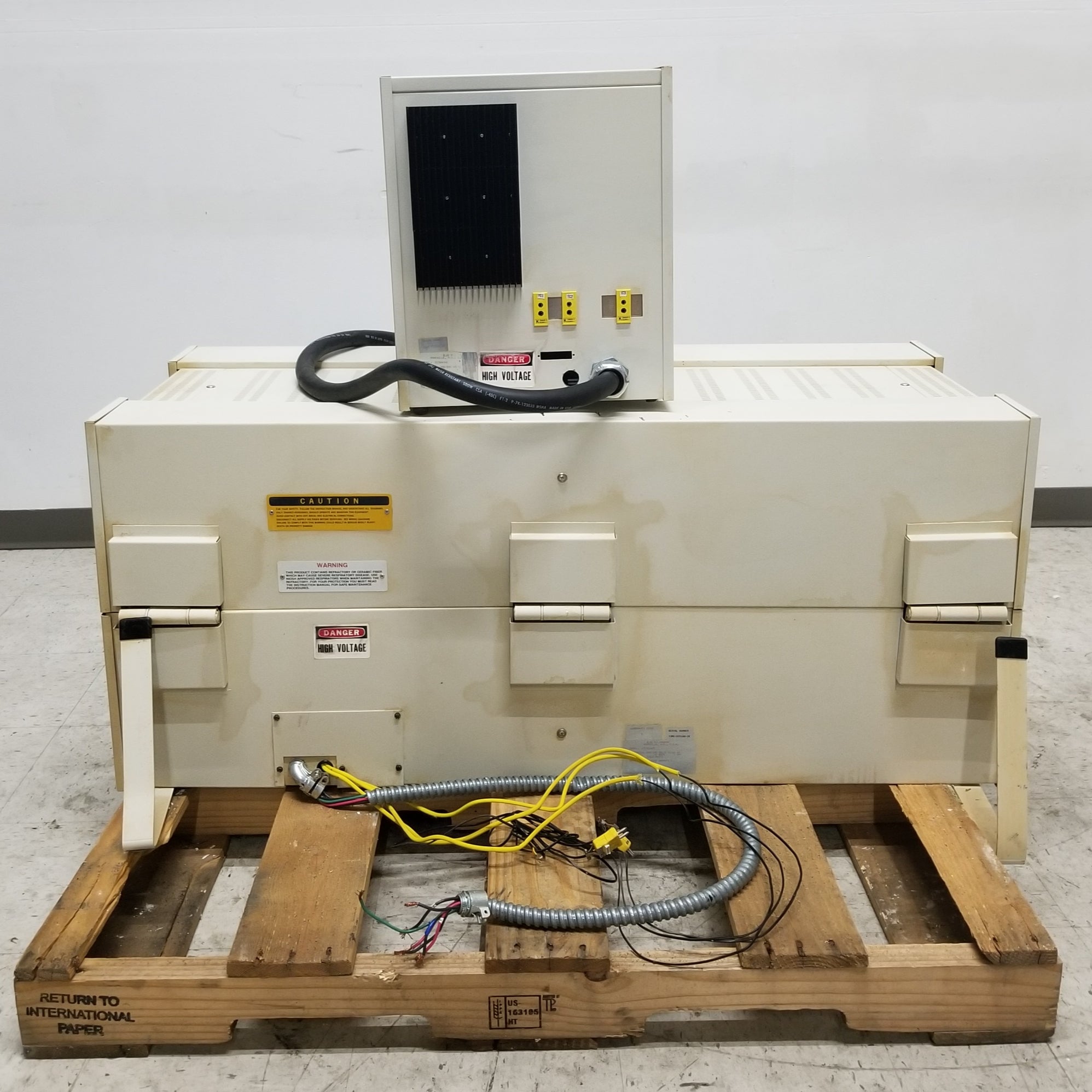 LINDBERG/BLUE M HTF55667C 1200°C Split Hinge  Three Zone Tube Furnace with Digital Controls