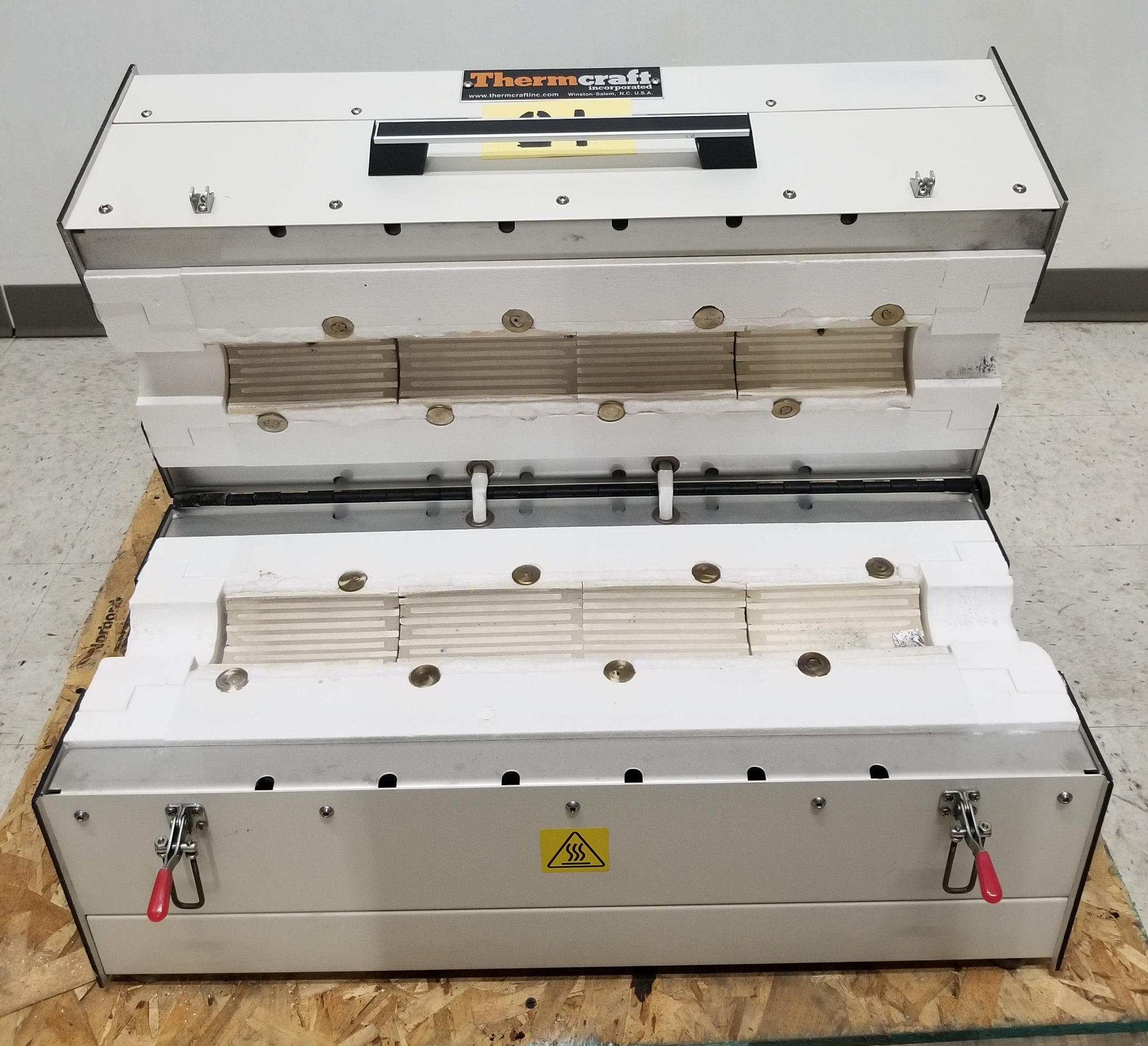 Thermcraft 1200°C 3-Zone Split Tube Furnace XST-3-0-24-3C