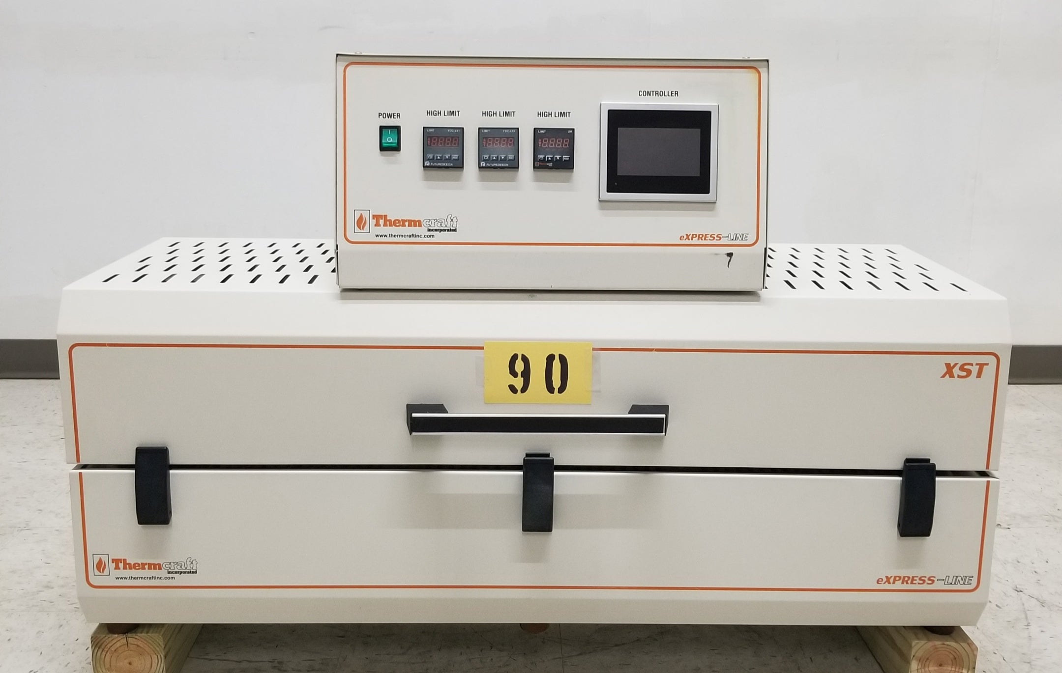 Thermcraft 1200°C 3-Zone Split Tube Furnace XST-3-0-36-3V2-F01-H
