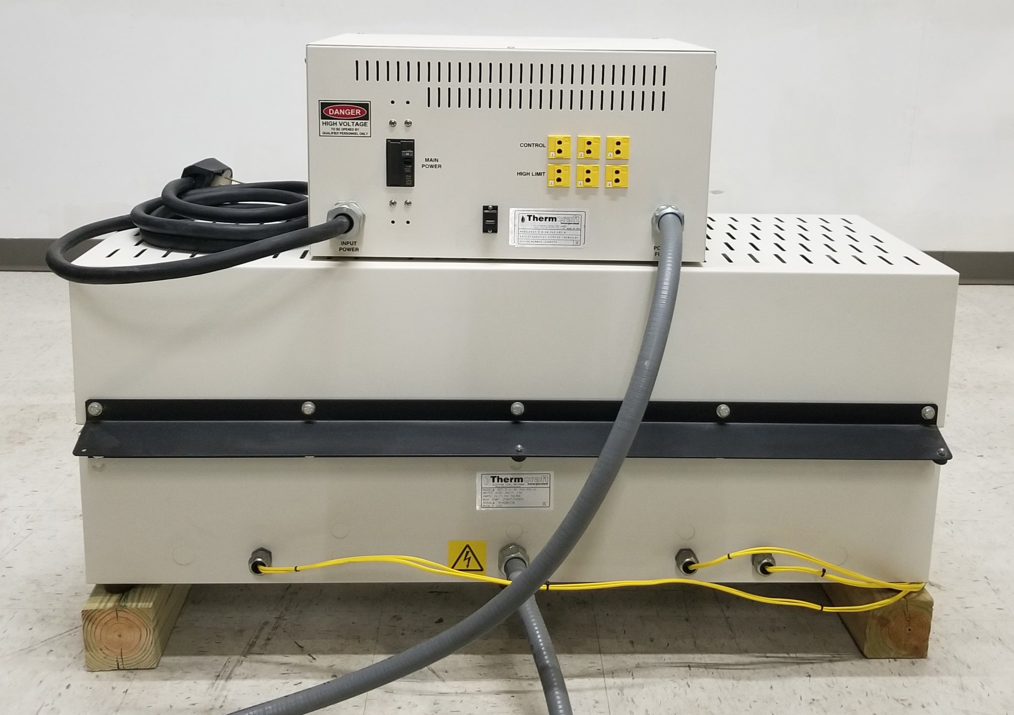 Thermcraft 1200°C 3-Zone Split Tube Furnace XST-3-0-36-3V2-F01-H