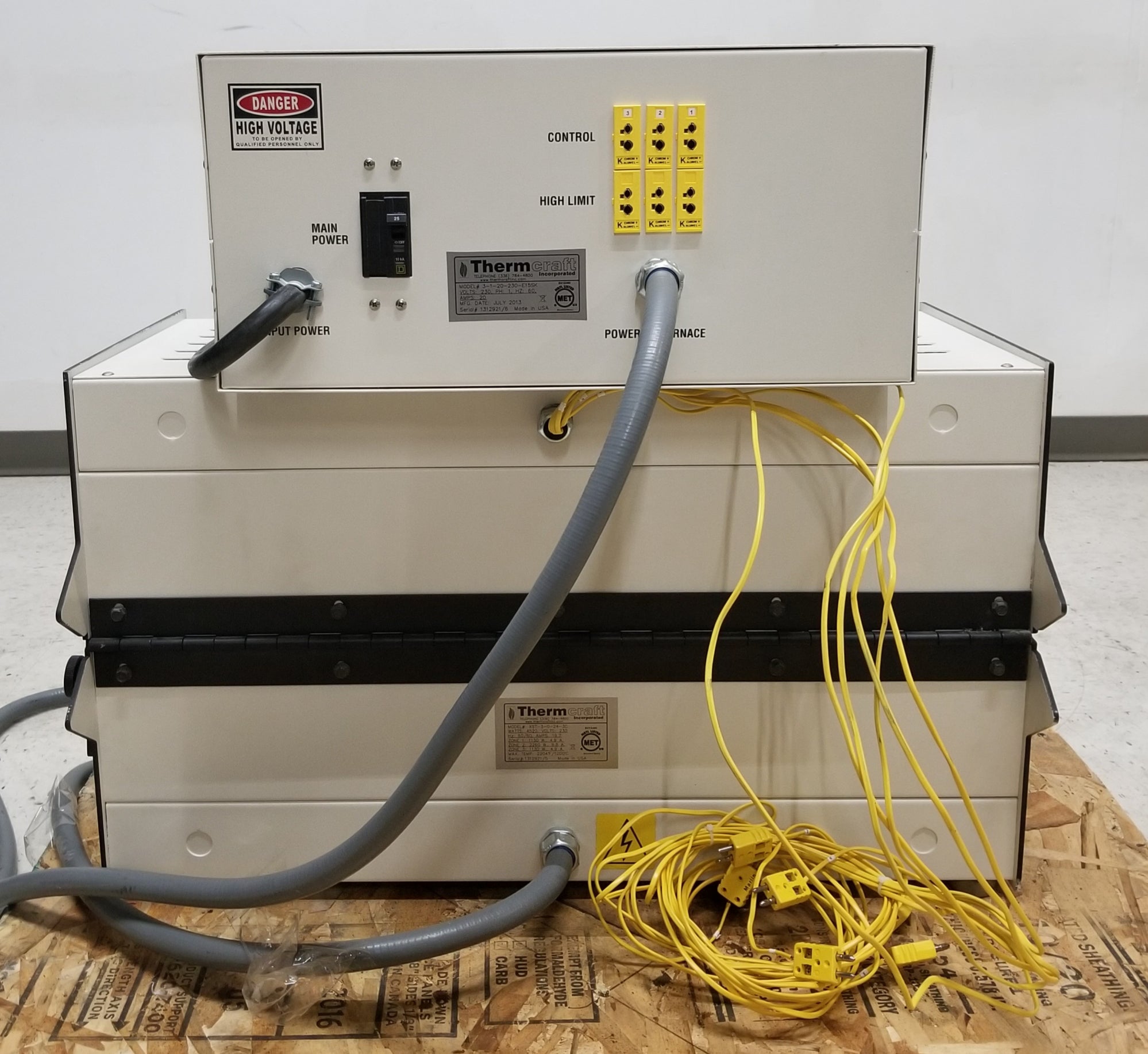 Thermcraft 1200°C 3-Zone Split Tube Furnace XST-3-0-36-3V2-F01-H