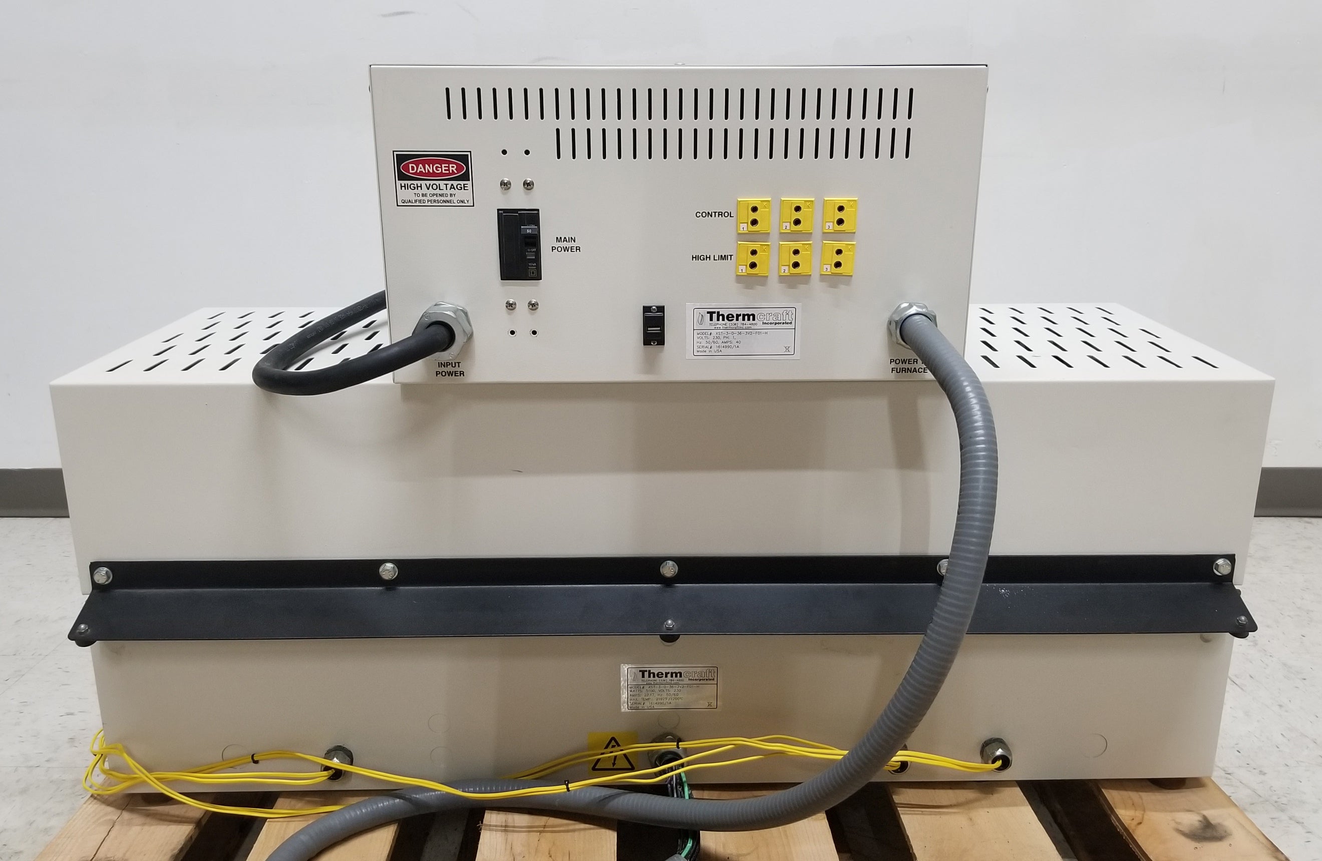 Thermcraft 1200°C 3-Zone Split Tube Furnace XST-3-0-36-3V2-F01-H