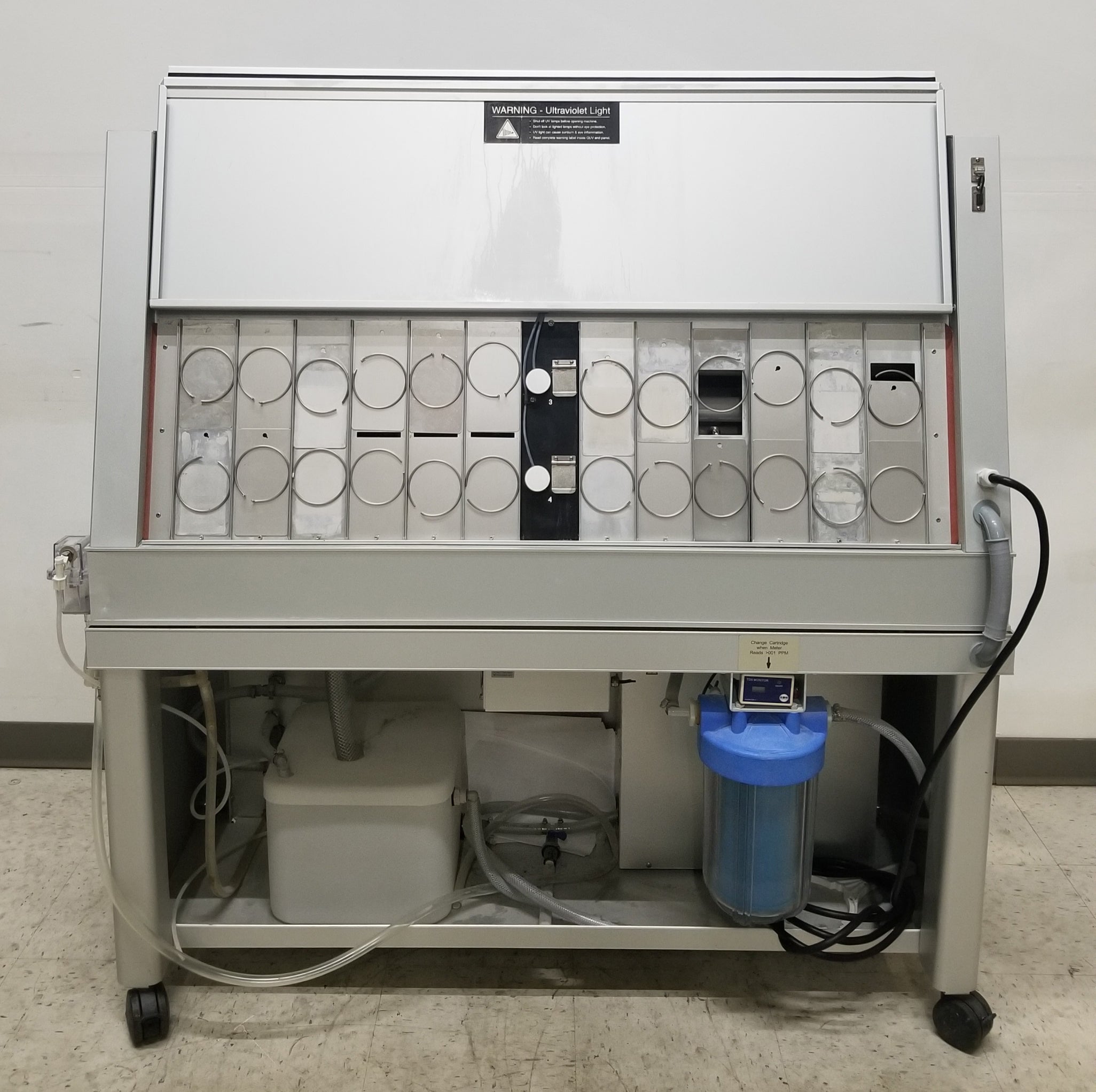 Q-PANEL QUV/SPRAY/RP Accelerated Weathering System