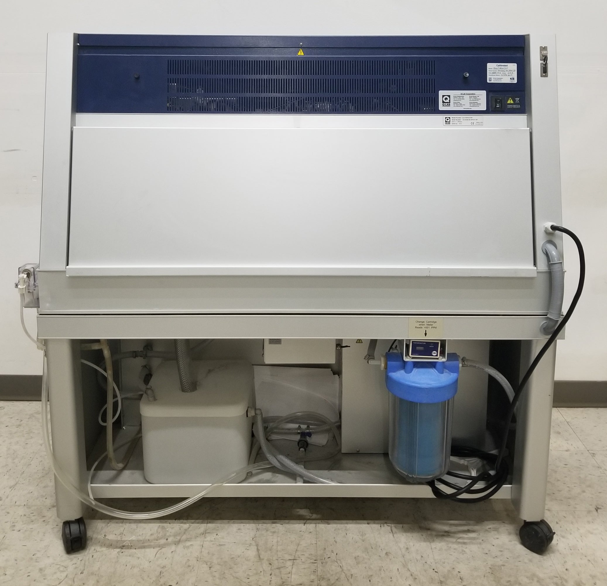 Q-PANEL QUV/SPRAY/RP Accelerated Weathering System